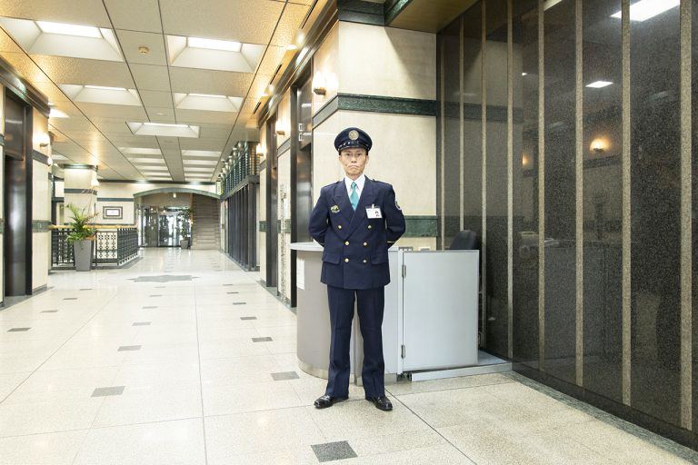 写真：24時間有人警備